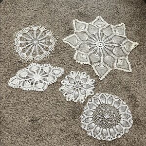 Vintage Doilies - Random Shapes & Sizes